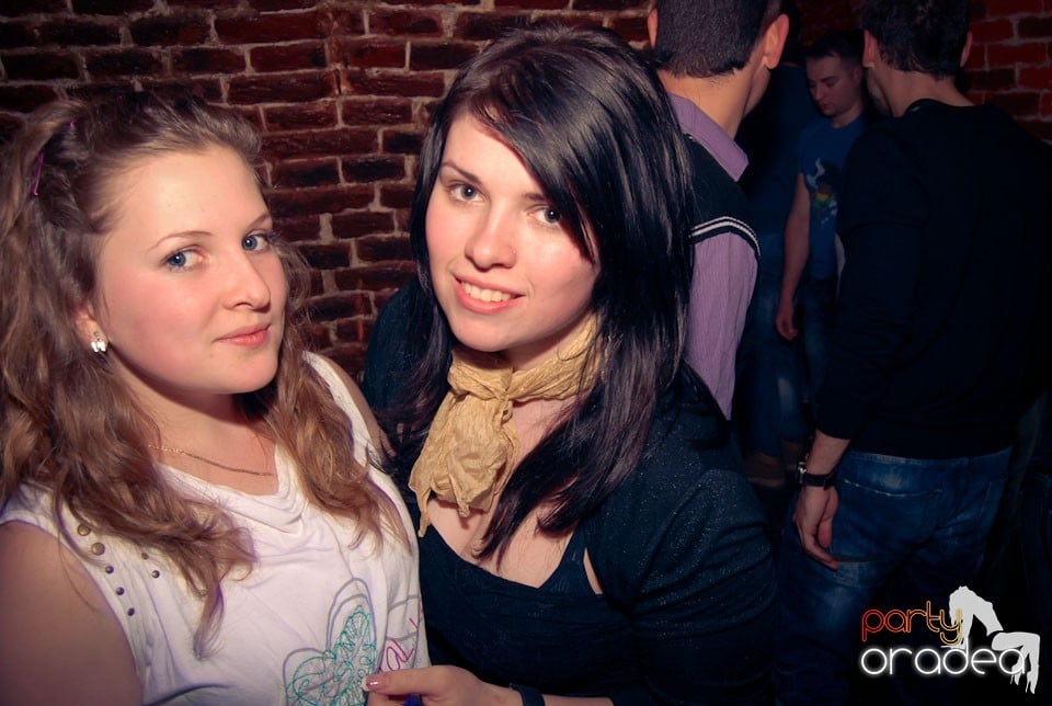 Sfârşit de săptămână în Club Escape, 