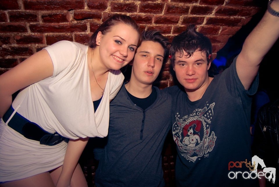 Sfârşit de săptămână în Club Escape, 