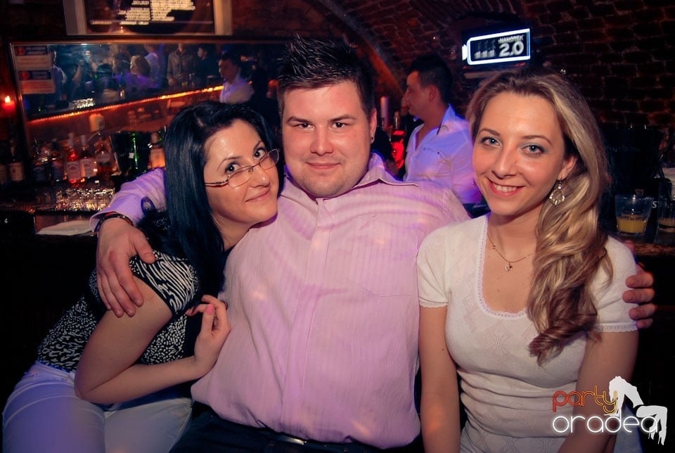 Sfârşit de săptămână în Club Escape, 