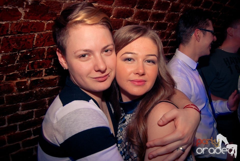 Sfârşit de săptămână în Club Escape, 