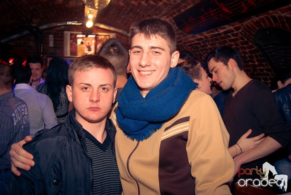 Sfârşit de săptămână în Club Escape, 