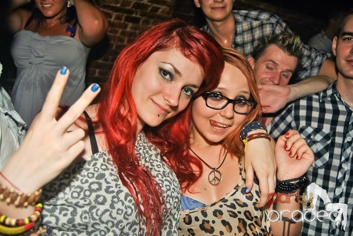 Sfârşit de săptămână în Club Escape, 