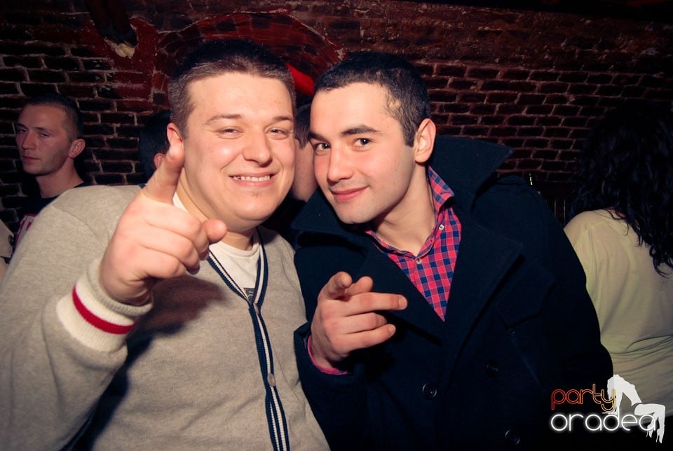 Sfârşit de săptămână în Club Escape, 