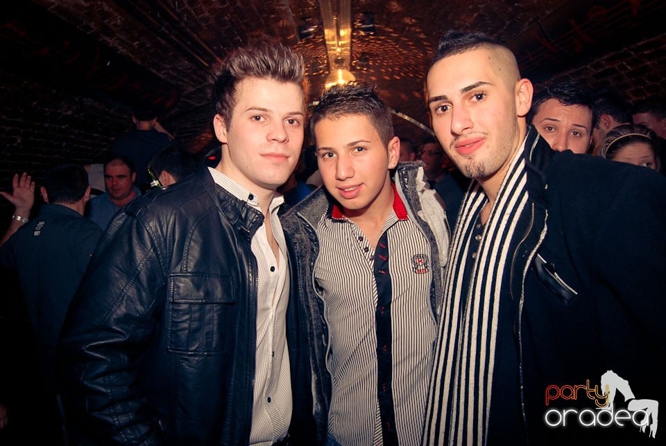 Sfârşit de săptămână în Club Escape, 