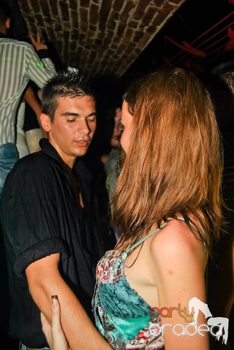 Sfârşit de săptămână în Club Escape, 