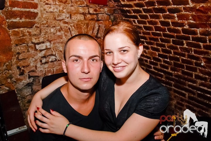 Sfârşit de săptămână în Club Escape, 