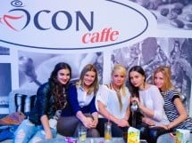 Sfârşit de săptămână în Icon Caffe