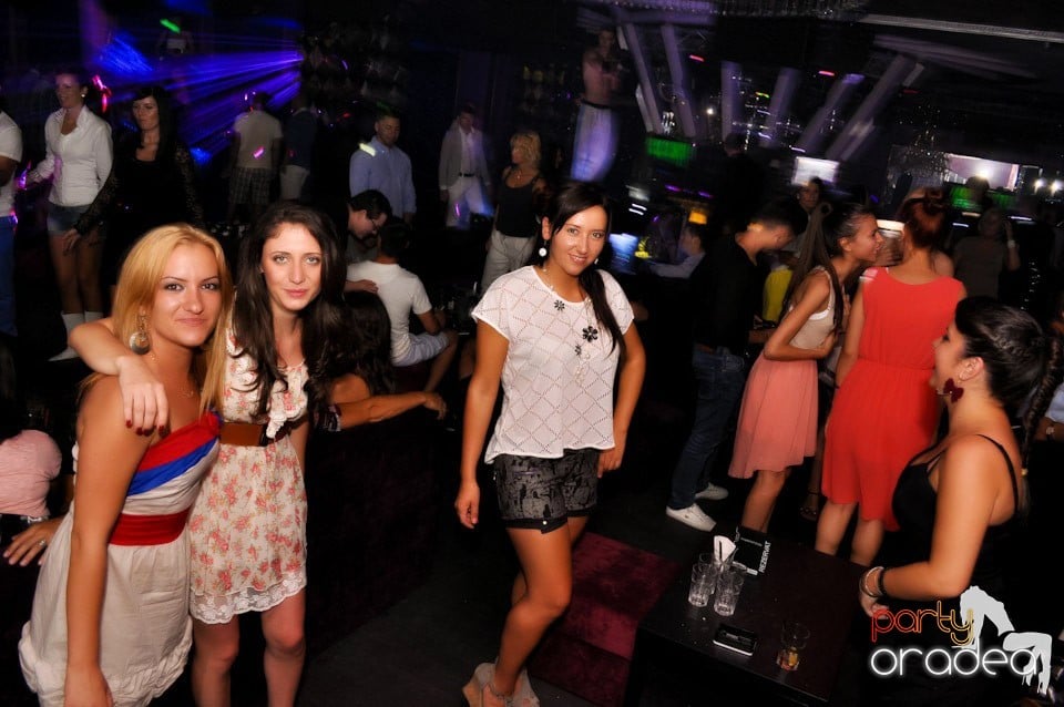 Show Must Go On @ The One,