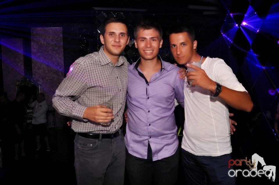 Show Must Go On @ The One,