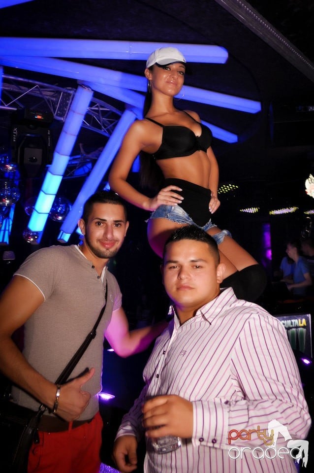 Show Must Go On @ The One,
