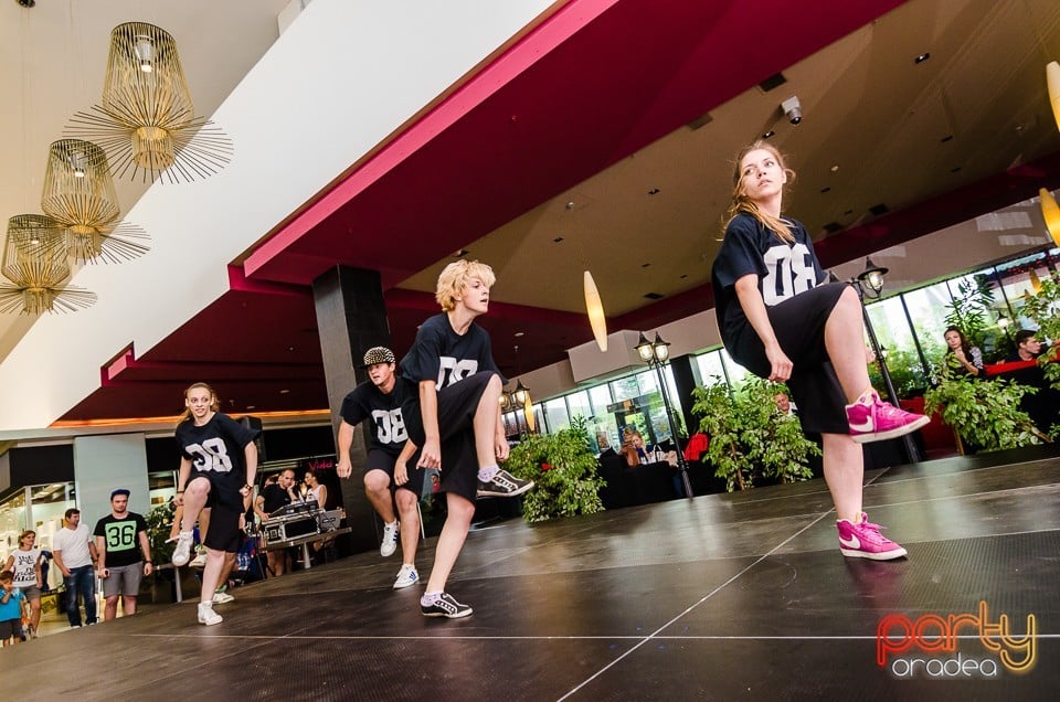 Show Replay Dance Studio, Lotus Center