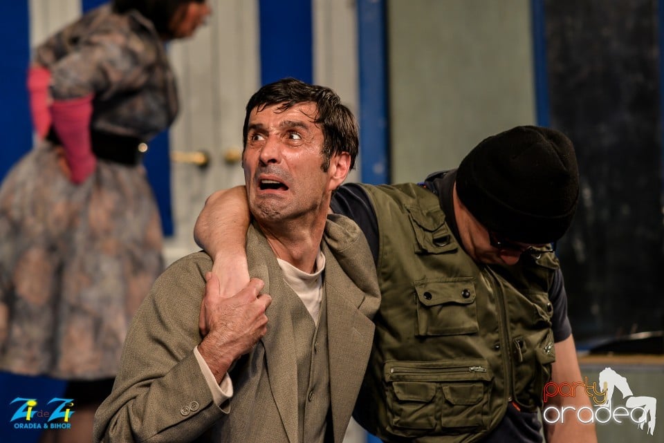 Şi miniştrii calcă strâmb, Teatrul Regina Maria