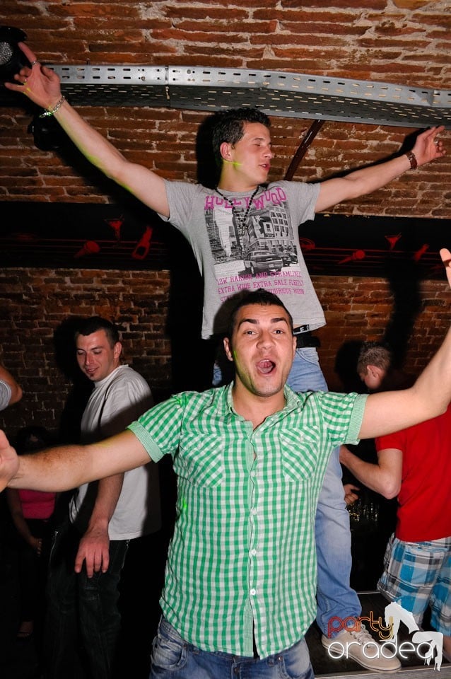 Simte ritmul în Escape, 