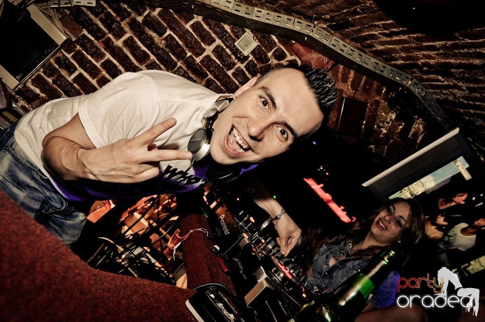 Simte ritmul în Escape, 