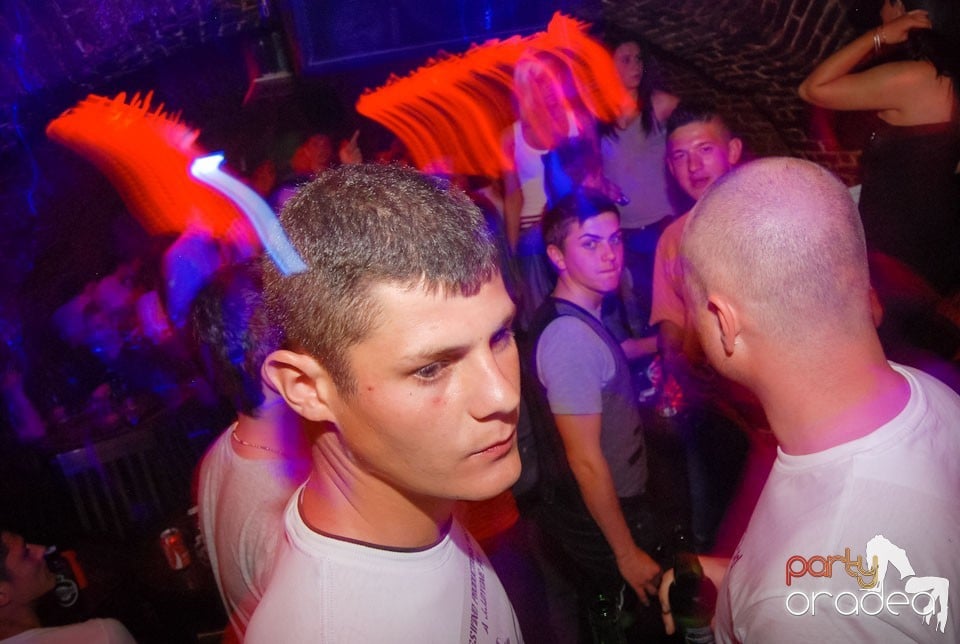 Simte ritmul în Escape, 