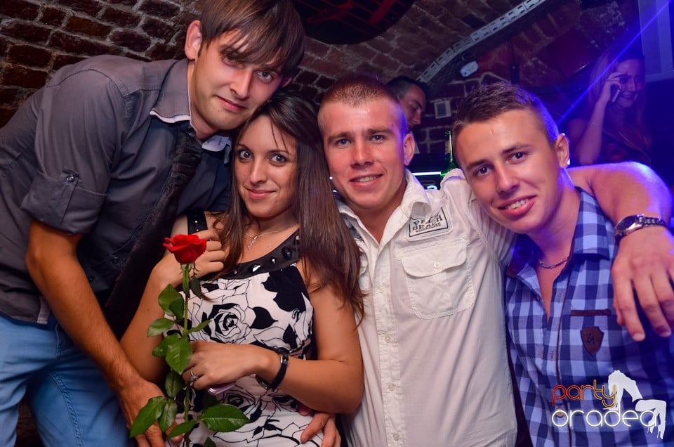 Şirul petrecerilor din Escape continuă şi joi, 