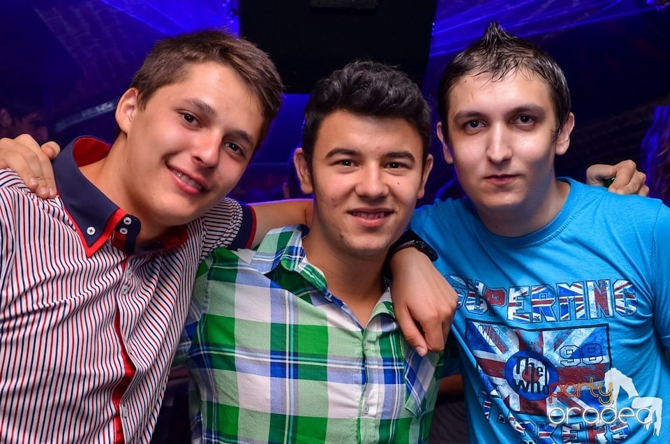 Şirul petrecerilor din Escape continuă şi joi, 