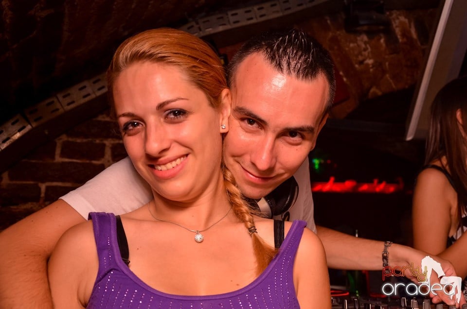 Şirul petrecerilor din Escape continuă şi joi, 