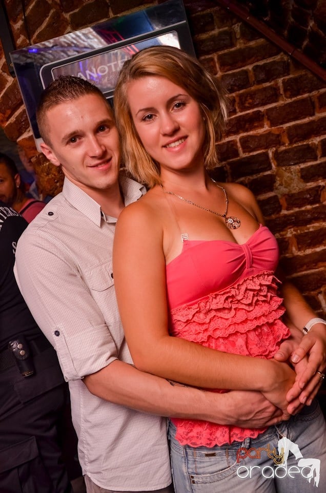 Şirul petrecerilor din Escape continuă şi joi, 