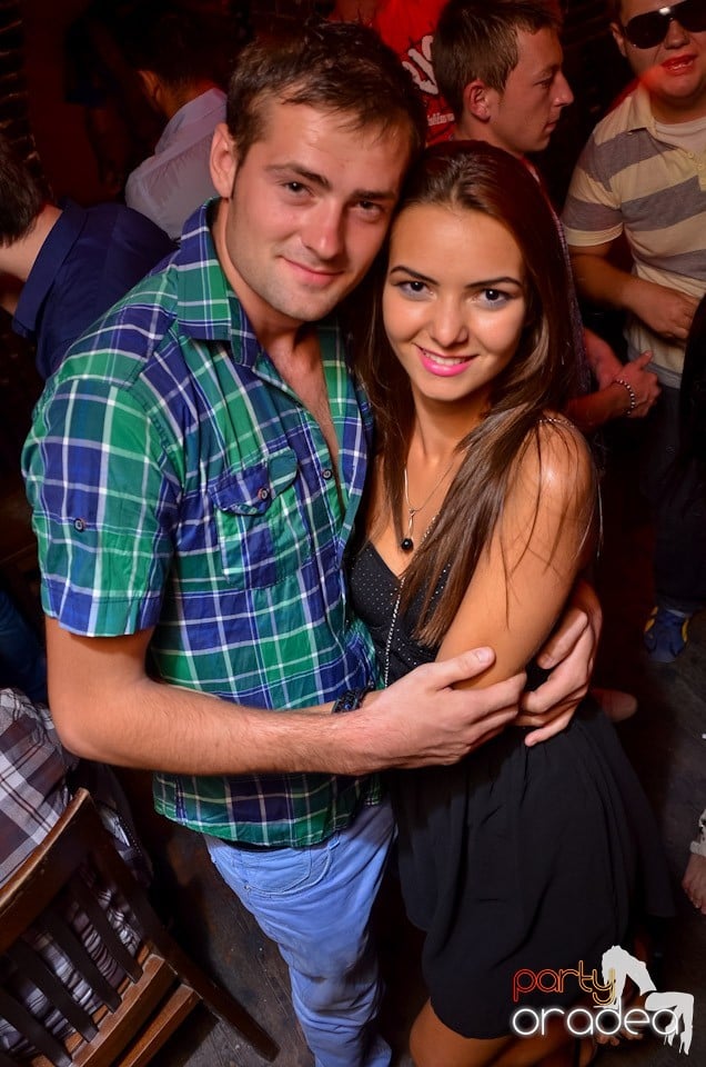 Şirul petrecerilor din Escape continuă şi joi, 