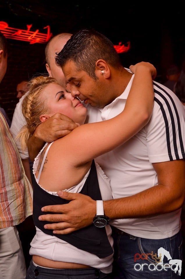 Şirul petrecerilor din Escape continuă şi joi, 