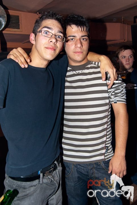 Sombrita de Tequila Party în Seven, 