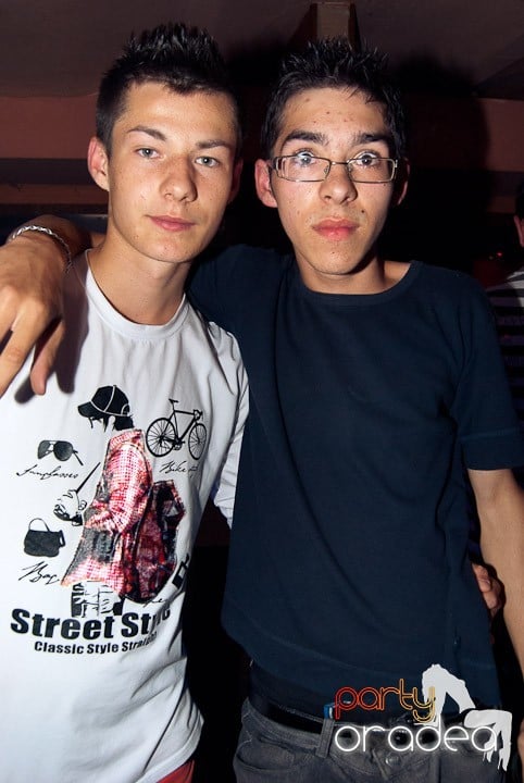 Sombrita de Tequila Party în Seven, 