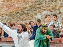 Spectacol de farse medievale "Farsele din Piaţă"