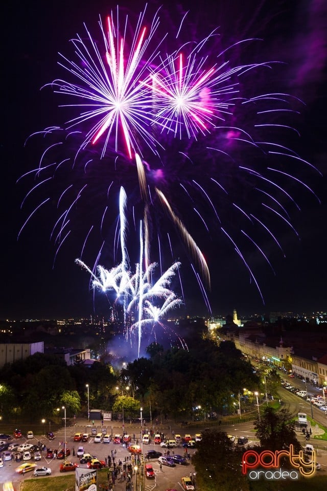 Spectacol de focuri de artificii, Oradea