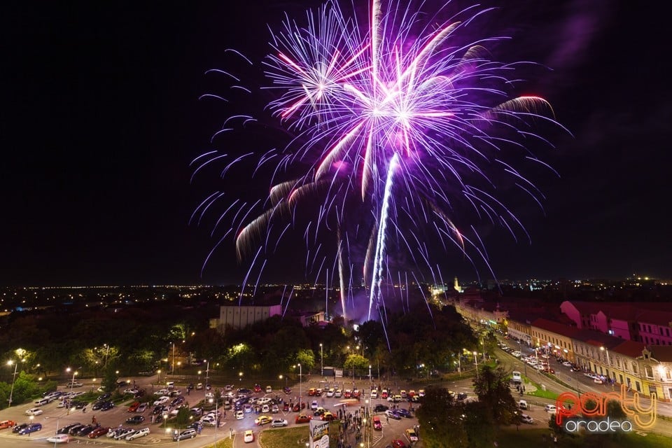 Spectacol de focuri de artificii, Oradea