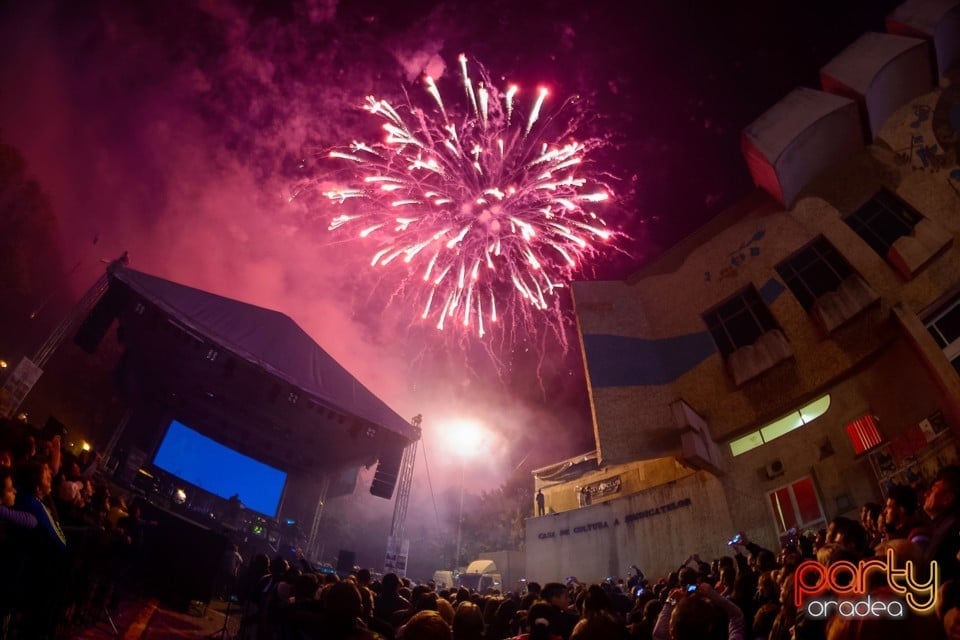 Spectacol de focuri de artificii, Oradea