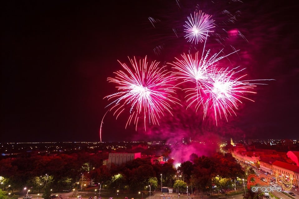 Spectacol de focuri de artificii, Oradea