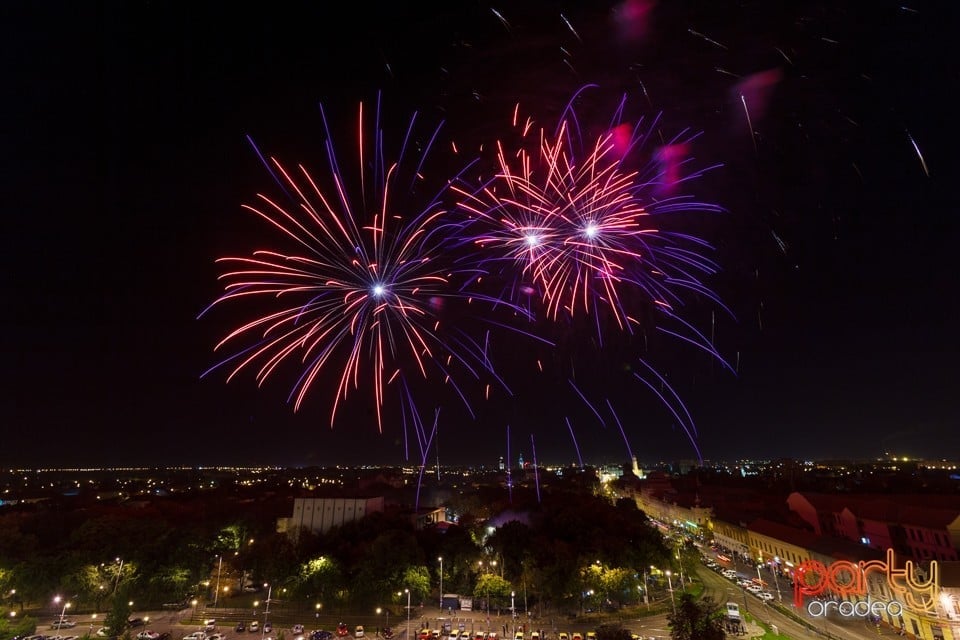 Spectacol de focuri de artificii, Oradea