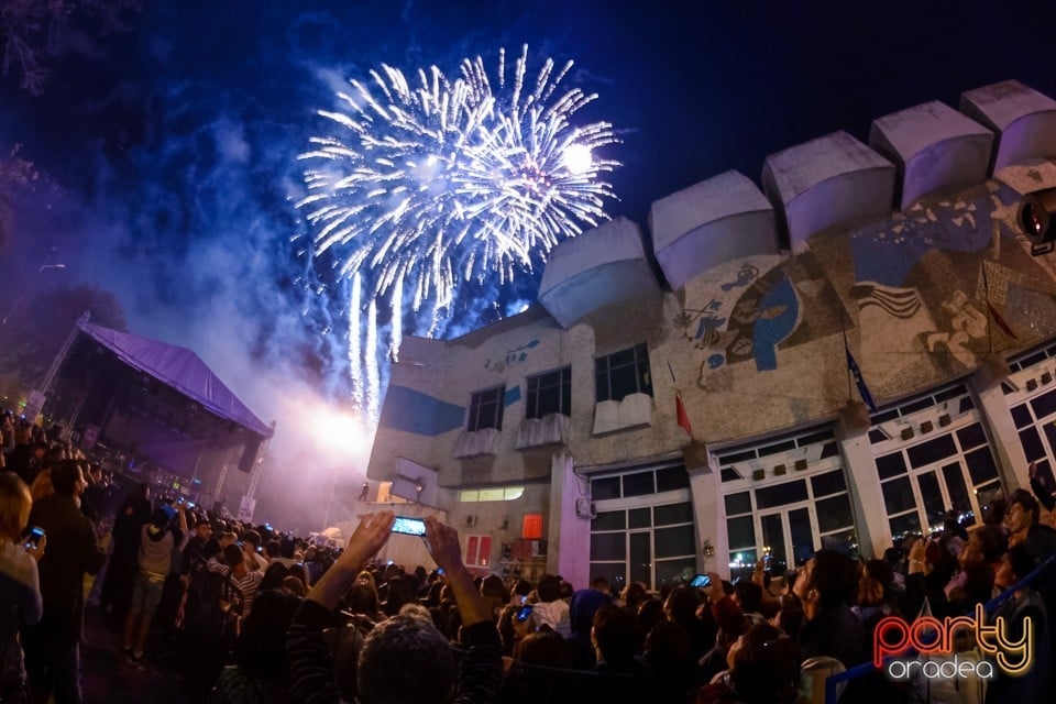 Spectacol de focuri de artificii, Oradea