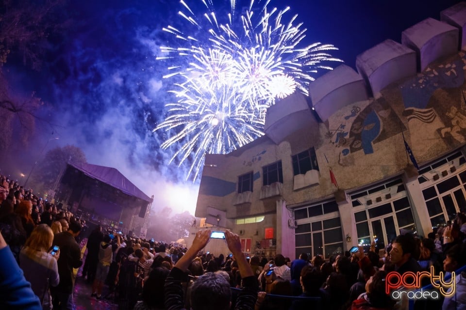 Spectacol de focuri de artificii, Oradea