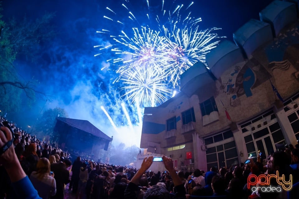 Spectacol de focuri de artificii, Oradea