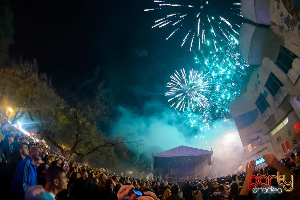 Spectacol de focuri de artificii, Oradea