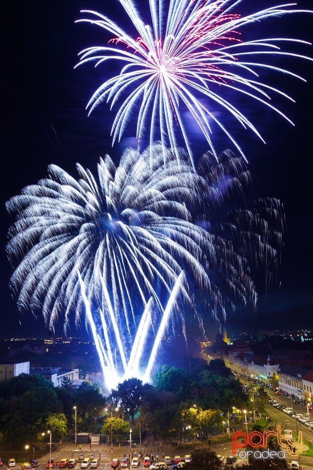 Spectacol de focuri de artificii, Oradea