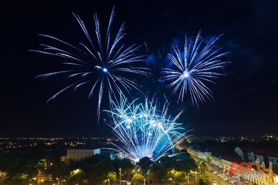 Spectacol de focuri de artificii, Oradea