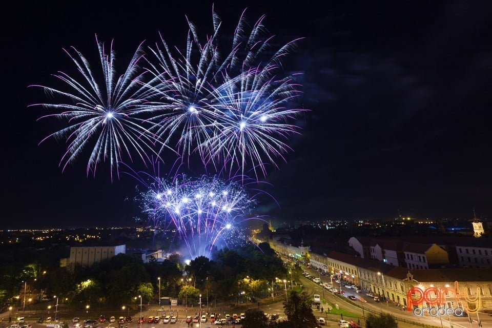 Spectacol de focuri de artificii, Oradea