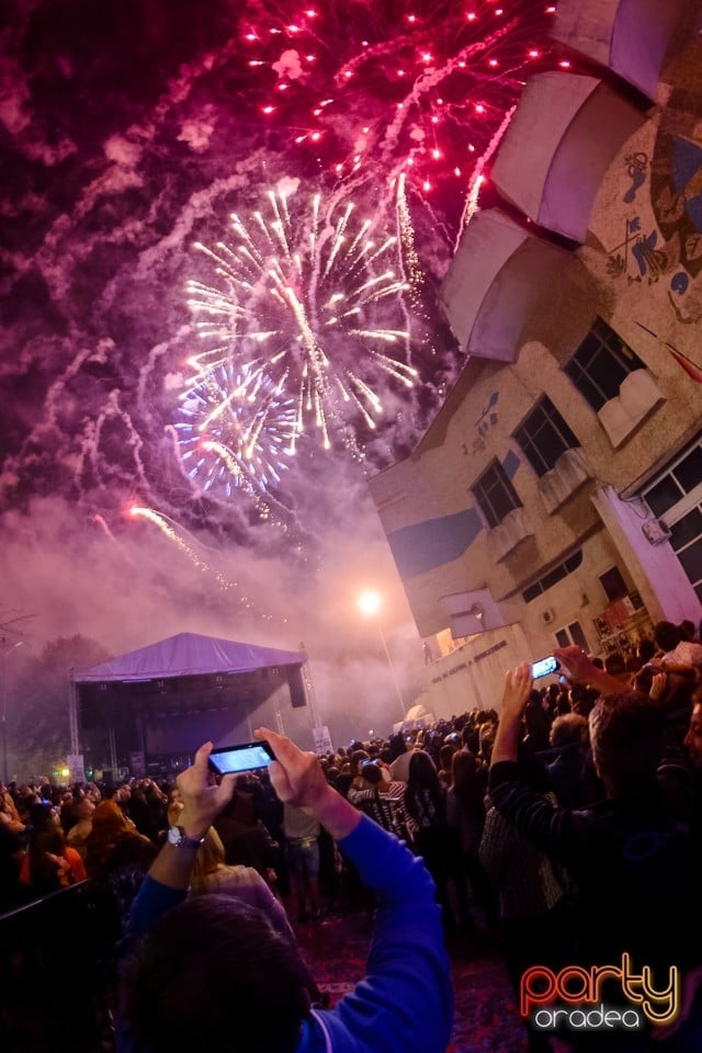 Spectacol de focuri de artificii, Oradea