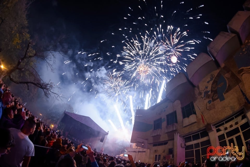 Spectacol de focuri de artificii, Oradea