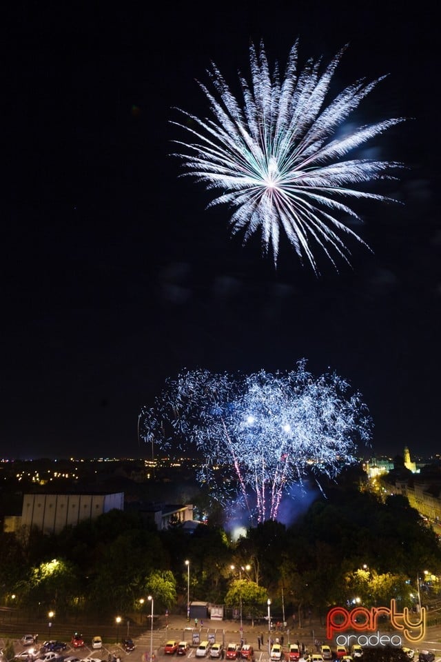 Spectacol de focuri de artificii, Oradea