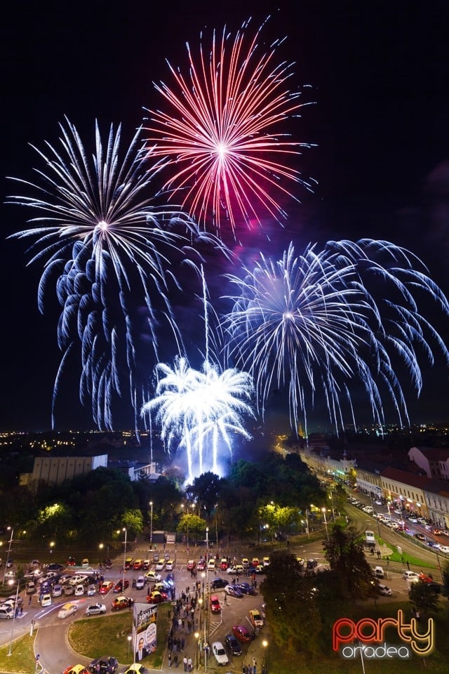 Spectacol de focuri de artificii, Oradea