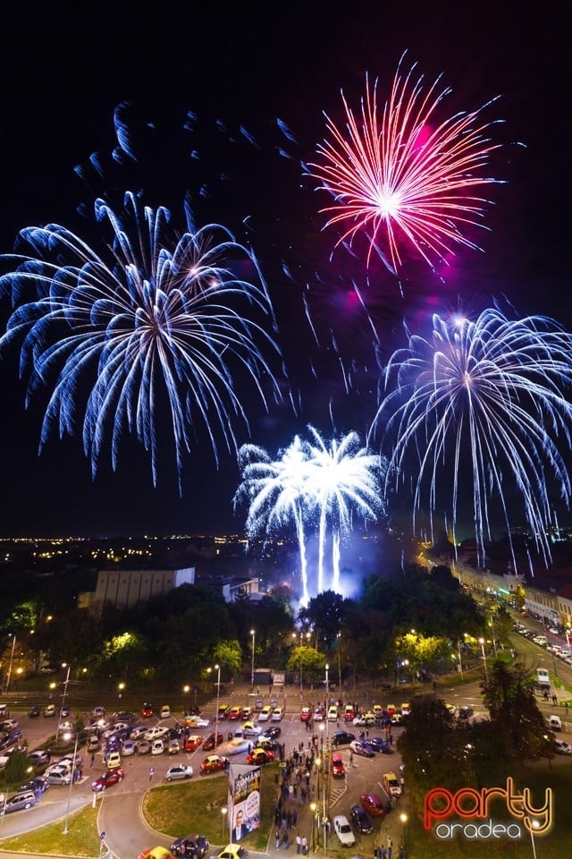 Spectacol de focuri de artificii, Oradea