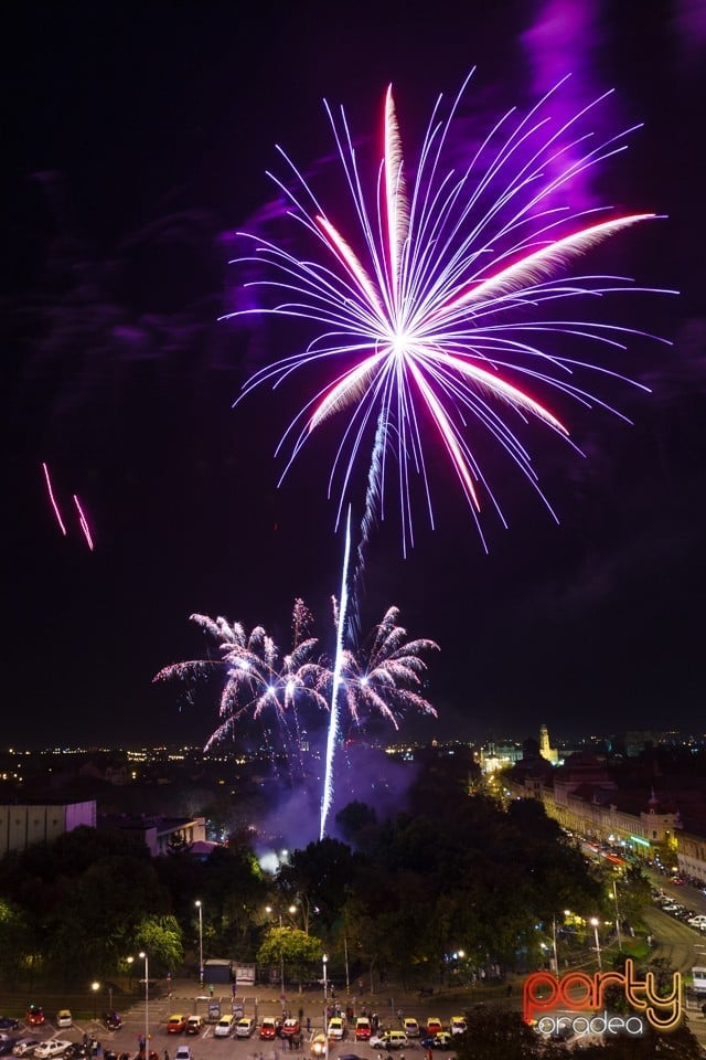 Spectacol de focuri de artificii, Oradea