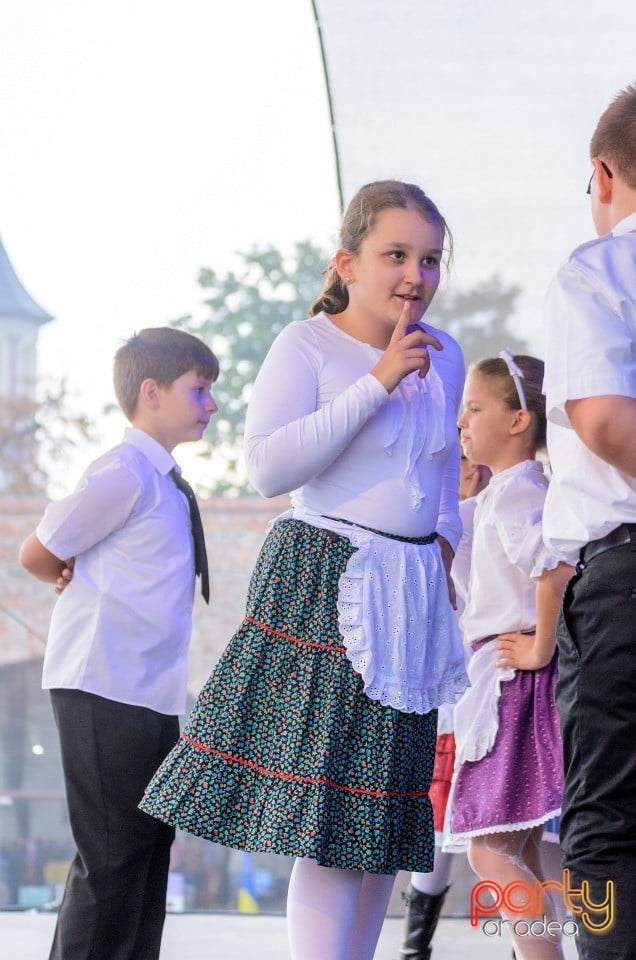 Spectacol de tradiţii folclorice interetnice, Cetatea Oradea