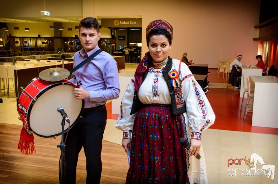 Spectacol popular în Oradea Shopping City,