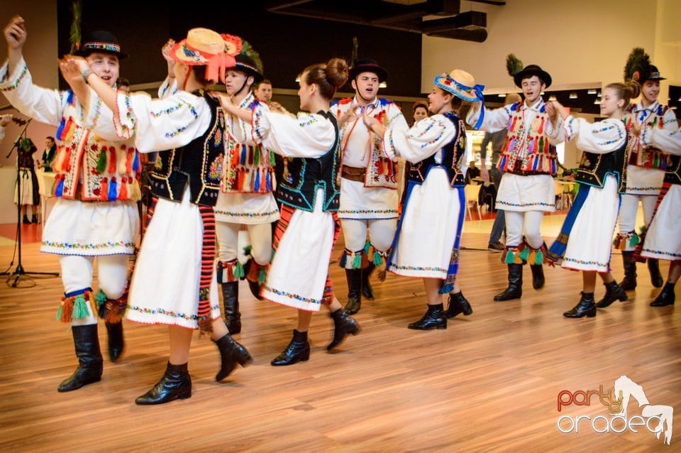 Spectacol popular în Oradea Shopping City,