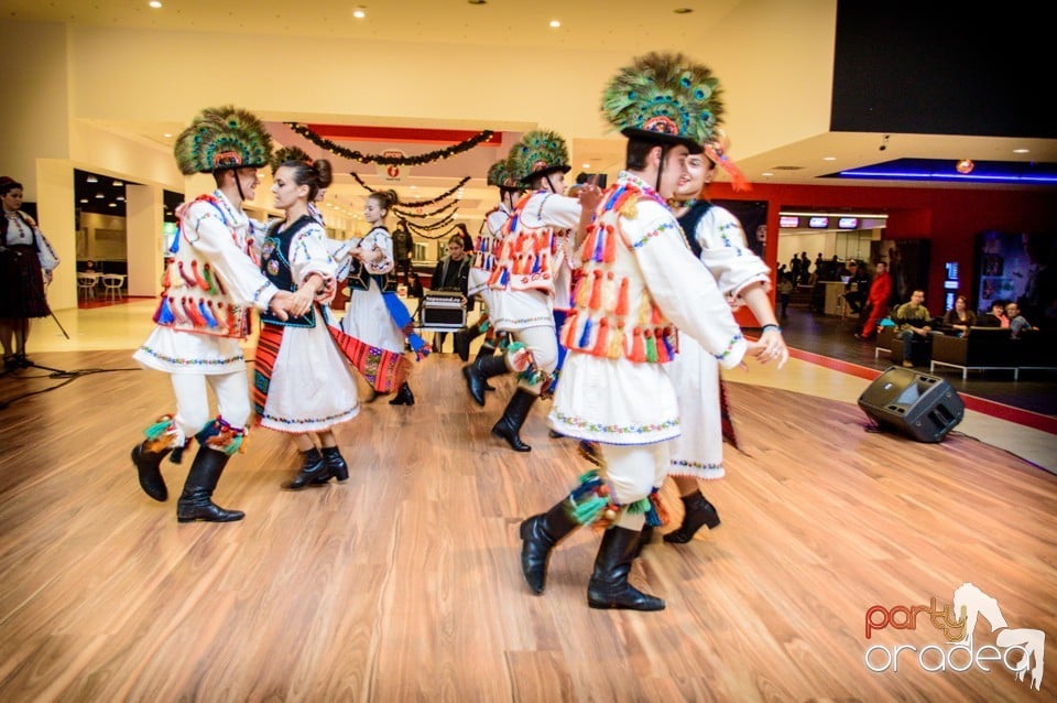 Spectacol popular în Oradea Shopping City,